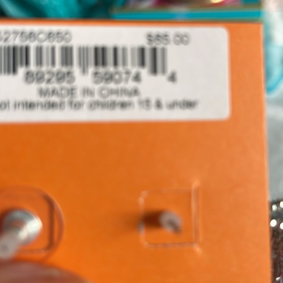 Betsey Johnson skeleton hand earrings. Nwt. - Picture 3 of 3